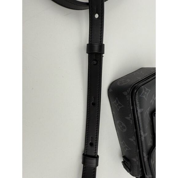 Louis Vuitton Rock Vertical Black Canvas & Leather Wearable Wallet - Picture 12 of 16